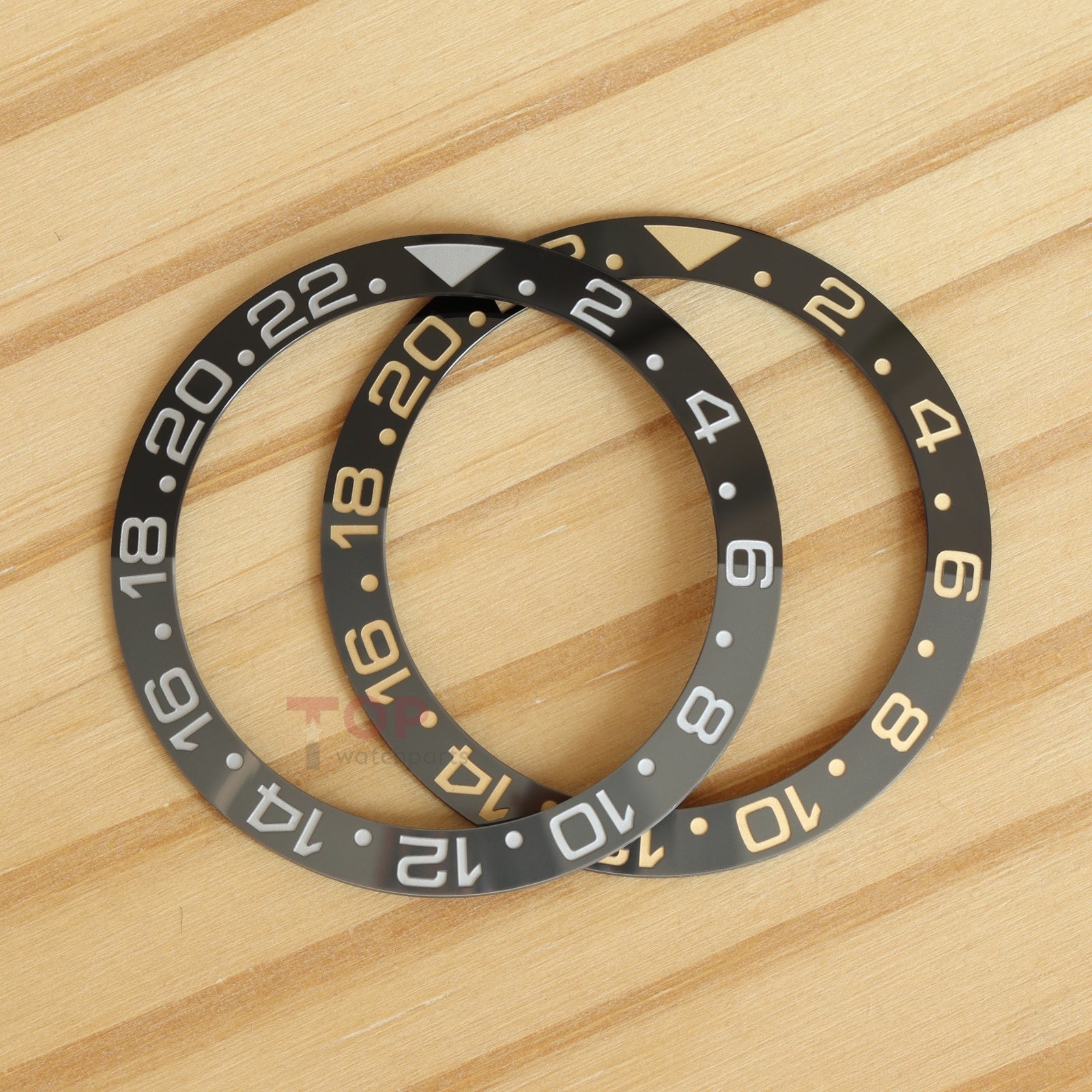 ロレックスGMTマスターIIブルースウェインギネスセラクロムウォッチのセラミックベゼルを見る