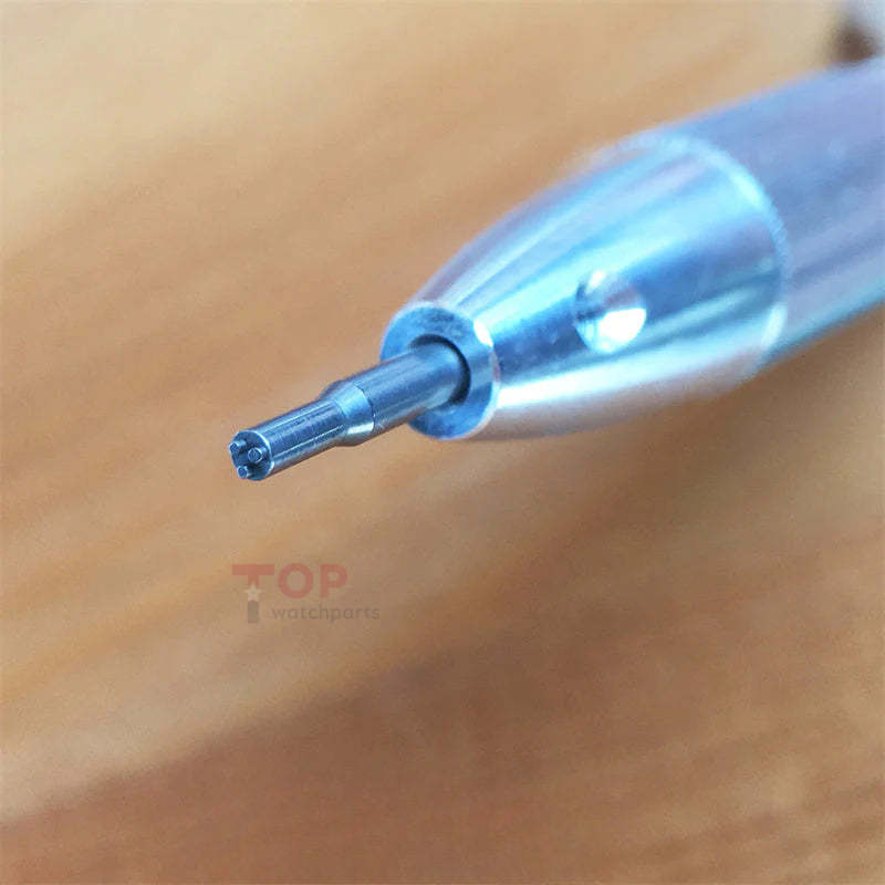 مفك براغي فولاذي بثلاثة أقدام لـ F.P. غطاء علبة ساعة Journe Resonance مفتوح من الخلف