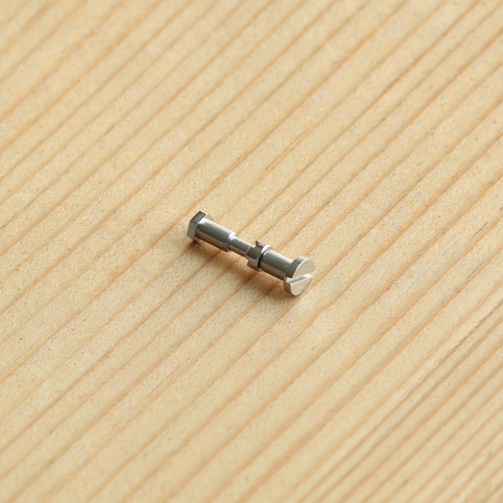 Watch Bezel Case Screw for Audemars Piguet AP 67540 Royal Oak Offshore Quartz 37mm Watch