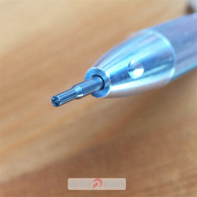مفك براغي فولاذي بثلاثة أقدام لـ F.P. غطاء علبة ساعة Journe Resonance مفتوح من الخلف